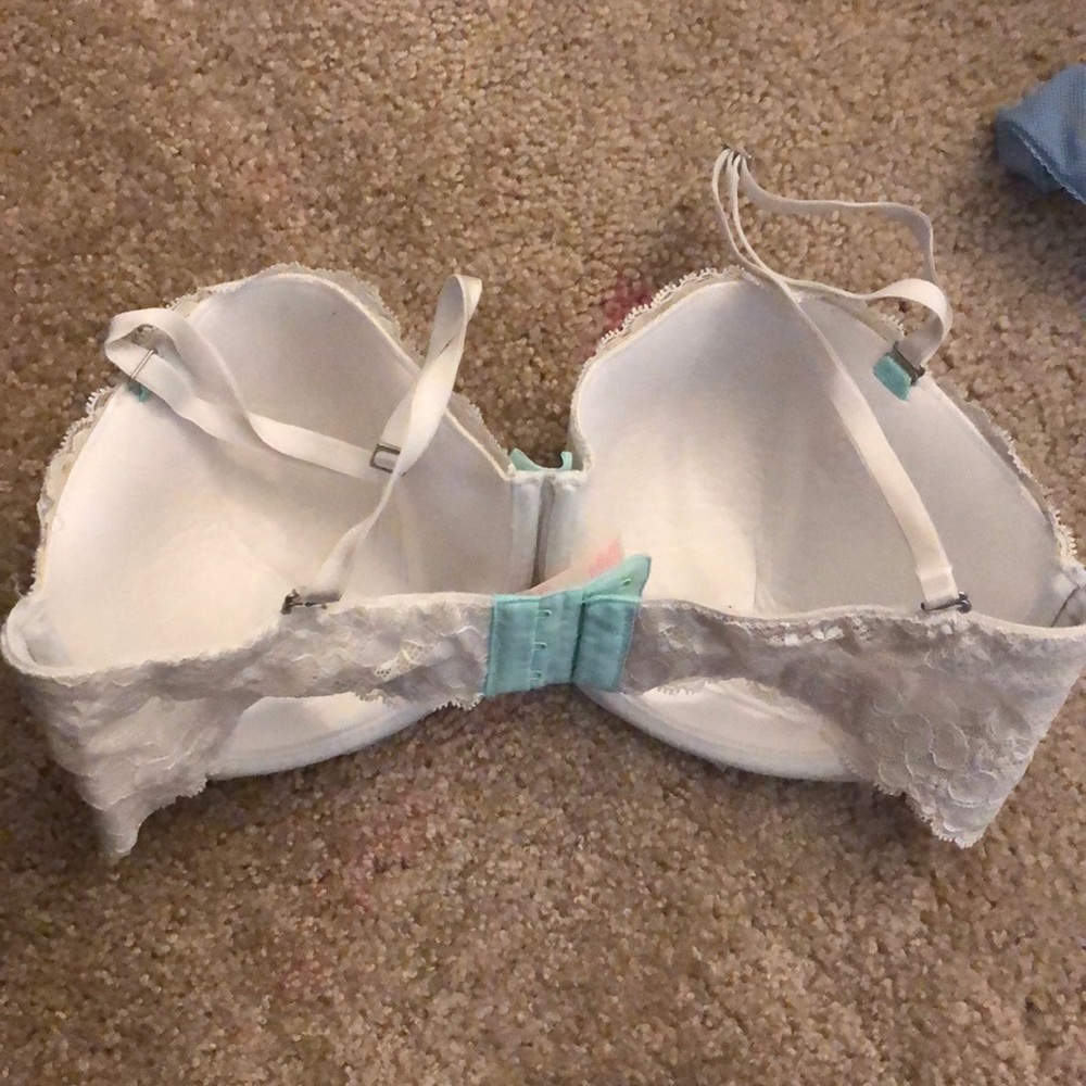 36DD - Picture 2 of 3